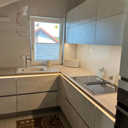 Spacy 3 Bedroom Sleeping Couch Work&travel Close To Heidelberg *