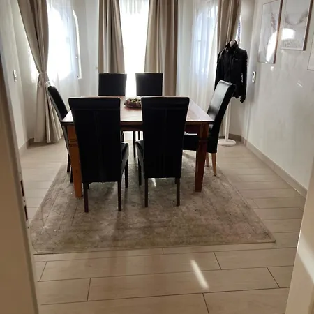 Apartmán Spacy 3 Bedroom Sleeping Couch Work&travel Close To Heidelberg *